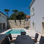Villa Enigma
