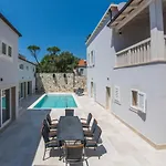 Villa Enigma