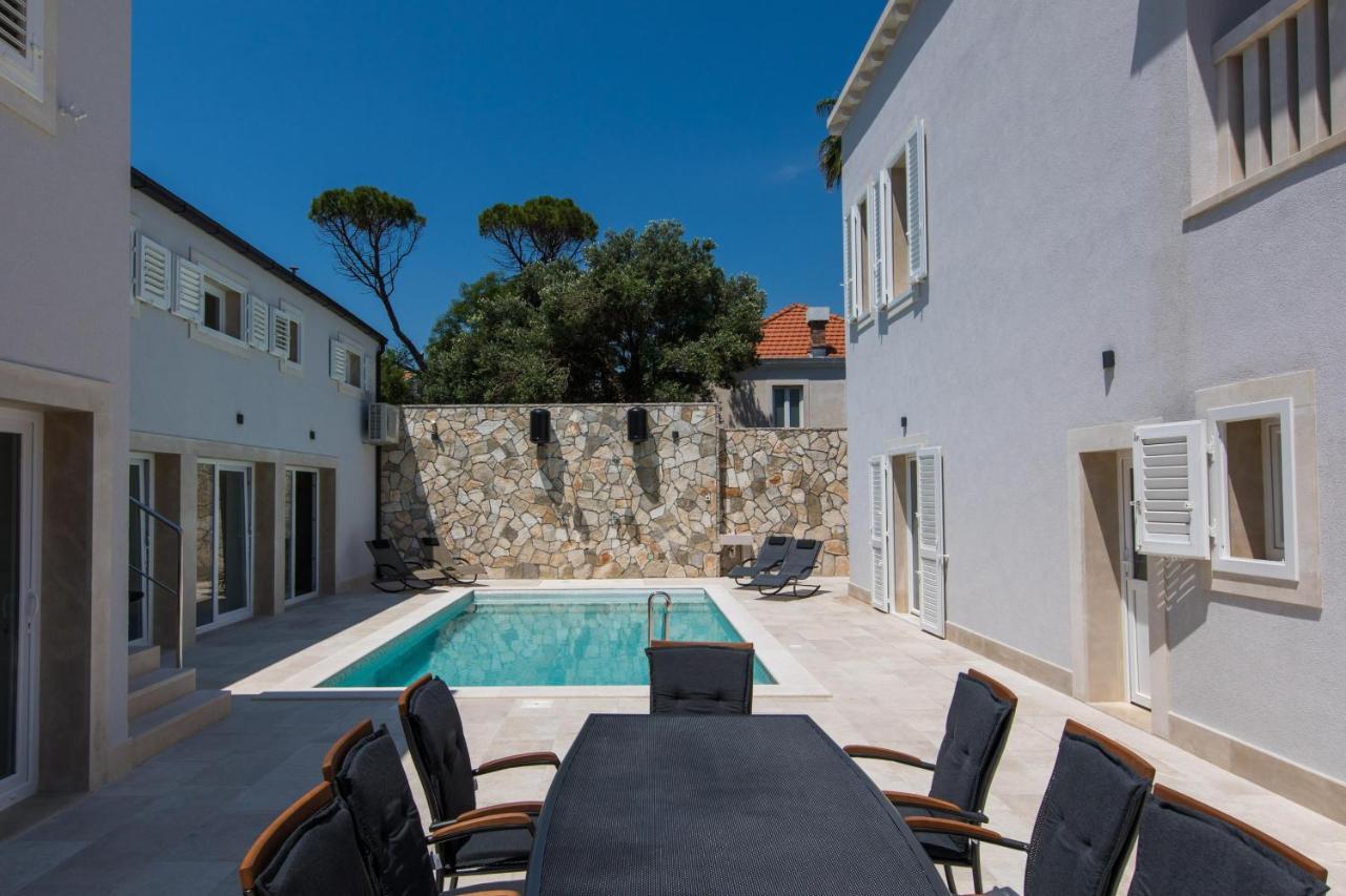 Villa Enigma