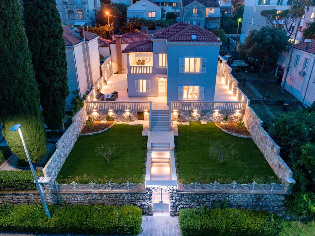 Villa Enigma
